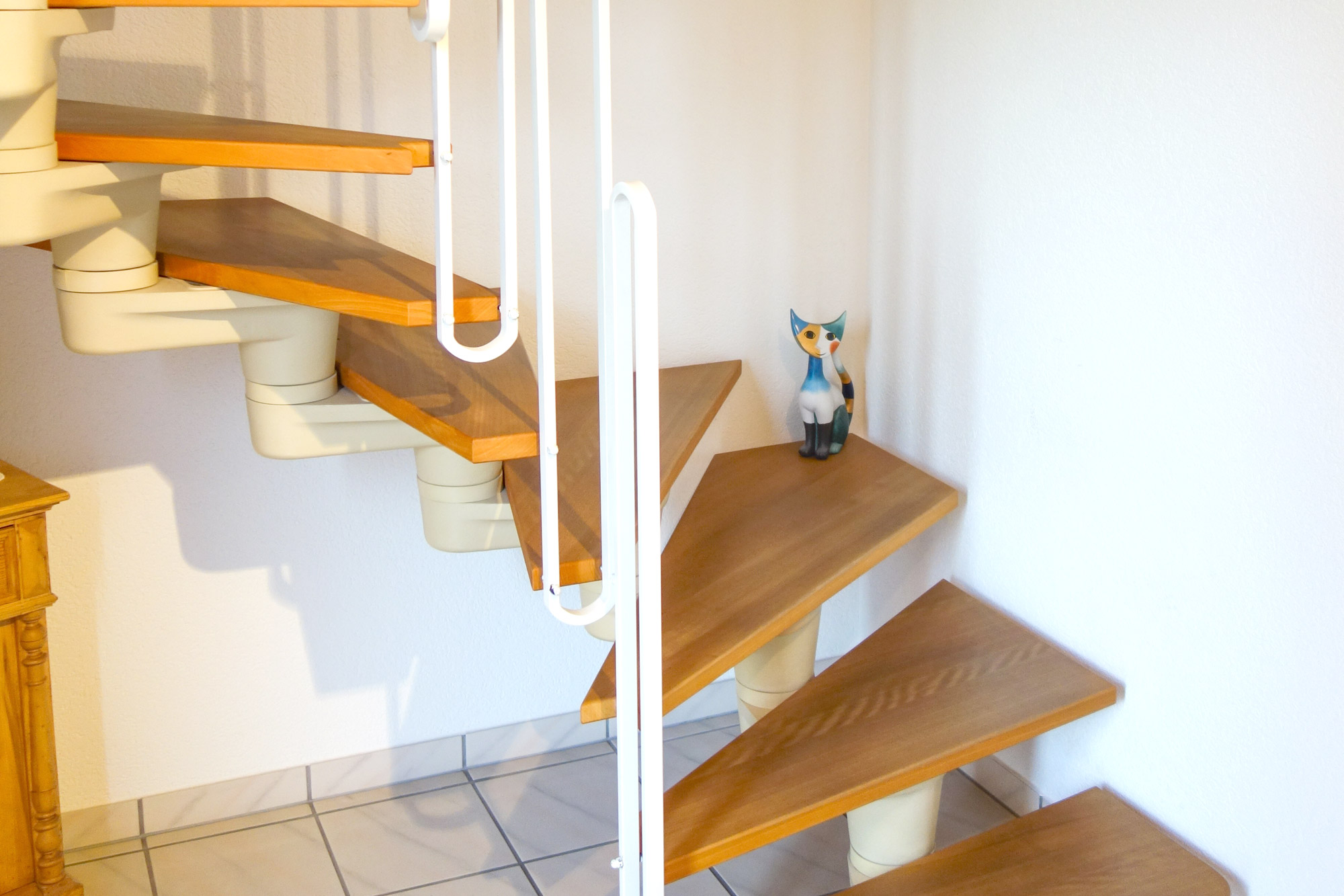 esco immo GmbH | Verkaufsobjekt | Charmante 4.5 Zimmer Dach-Maisonette-Wohnung | Treppe esco immo GmbH | Verkaufsobjekt | Charmante 4.5 Zimmer Dach-Maisonette-Wohnung | Treppe