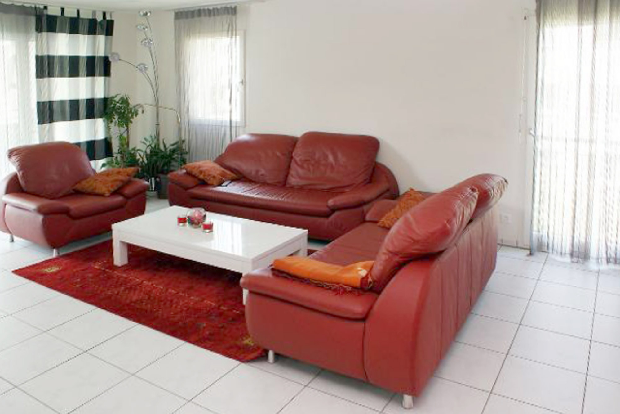esco immo GmbH | Verkaufsobjekt | Grosszügige, moderne 5.5 Zimmer-Eigentumswohnung | Wohnzimmer esco immo GmbH | Verkaufsobjekt | Grosszügige, moderne 5.5 Zimmer-Eigentumswohnung | Wohnzimmer